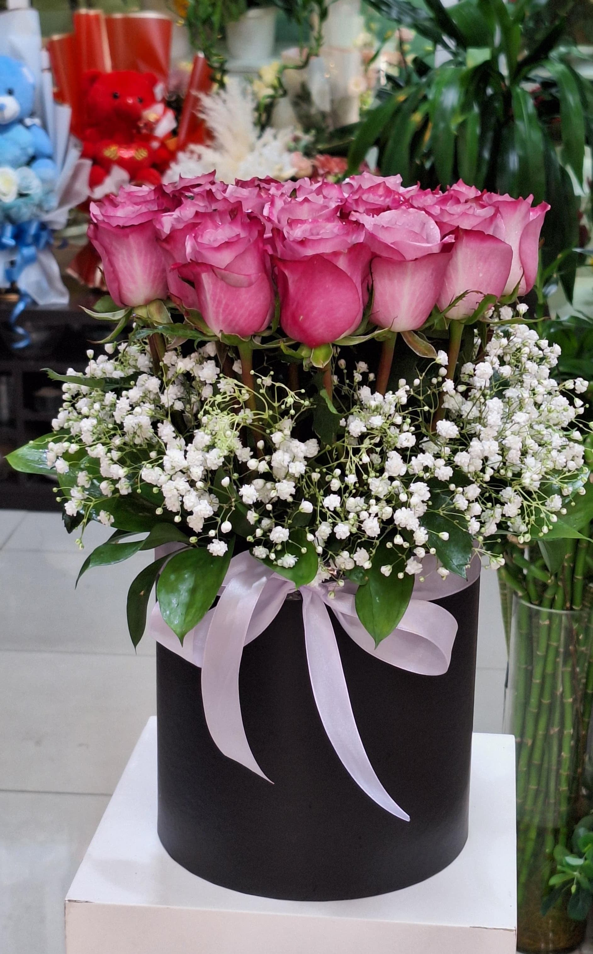 Elegant Pink Rose Flower Box - FlowerSouq