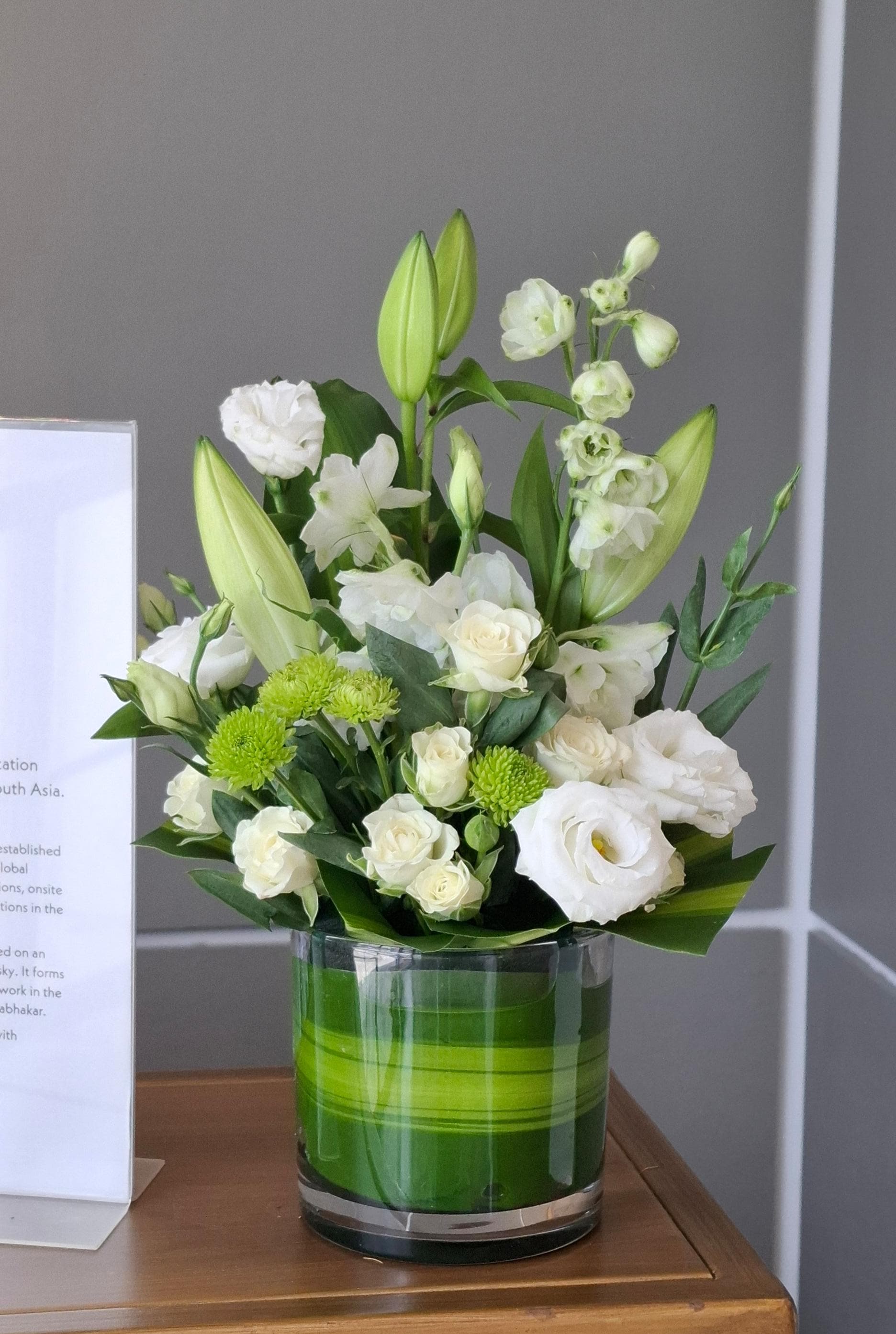 White Serenity Floral Vase - FlowerSouq